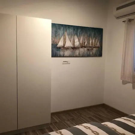 Ideal 1 Apartment