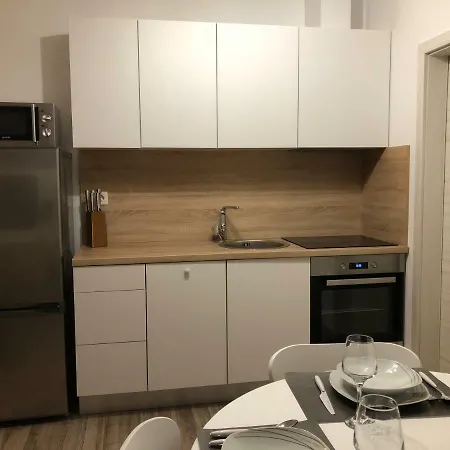 Ideal 1 Apartment *